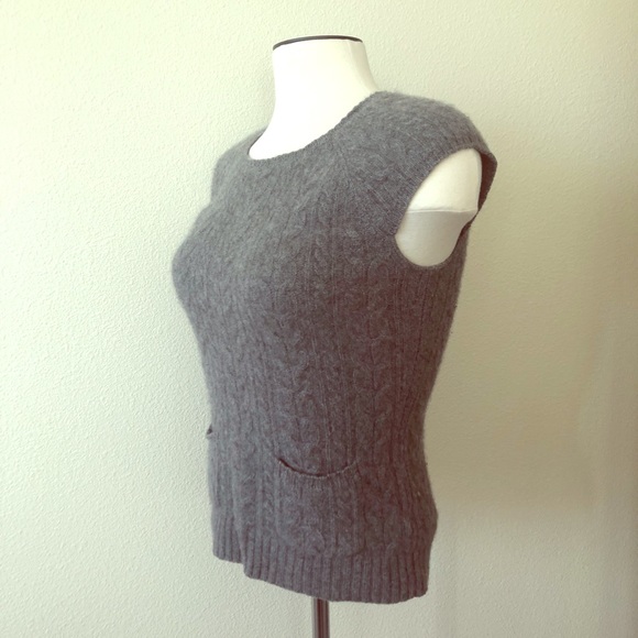 Saks Fifth Avenue 100% Cashmere Sleeveless Sweater - Picture 1 of 8